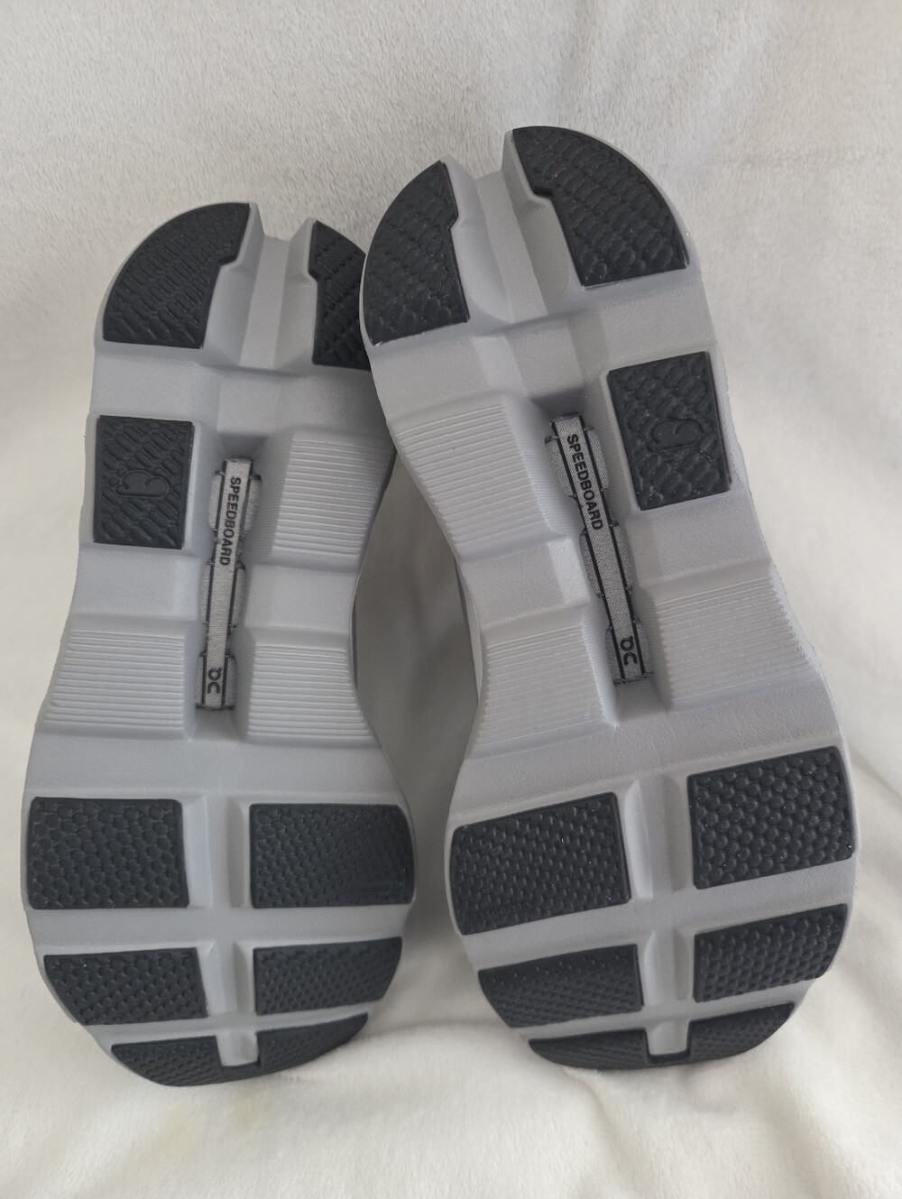 On Cloudmonster Mens Shoe Sneaker Alloy/Silver Running Size 9 NIB - Picture 7 of 8